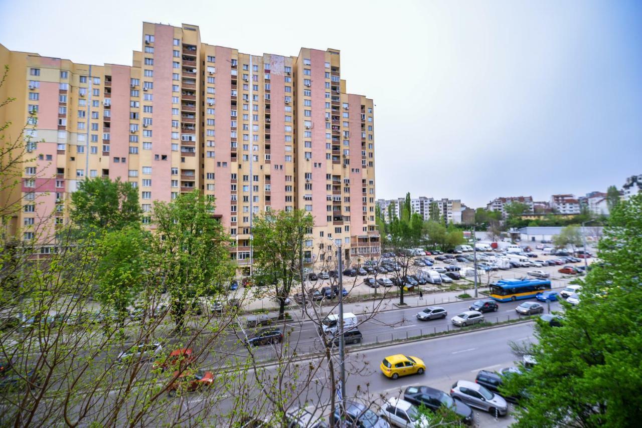 صوفيا Comfortable One Bedroom Apartment In A Lively Area | Zona B5 | Russian Square المظهر الخارجي الصورة